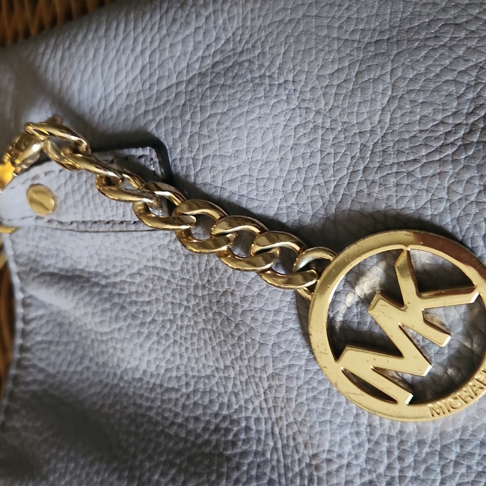 Michael Kors lavender shoulder bag - Picture 2 of 10